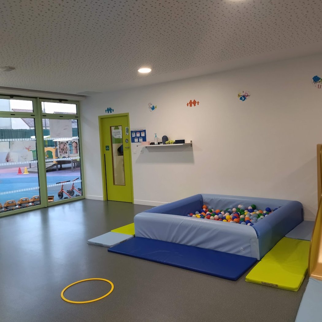 Crèche Les Petits Meuniers La Maison Bleue 3
