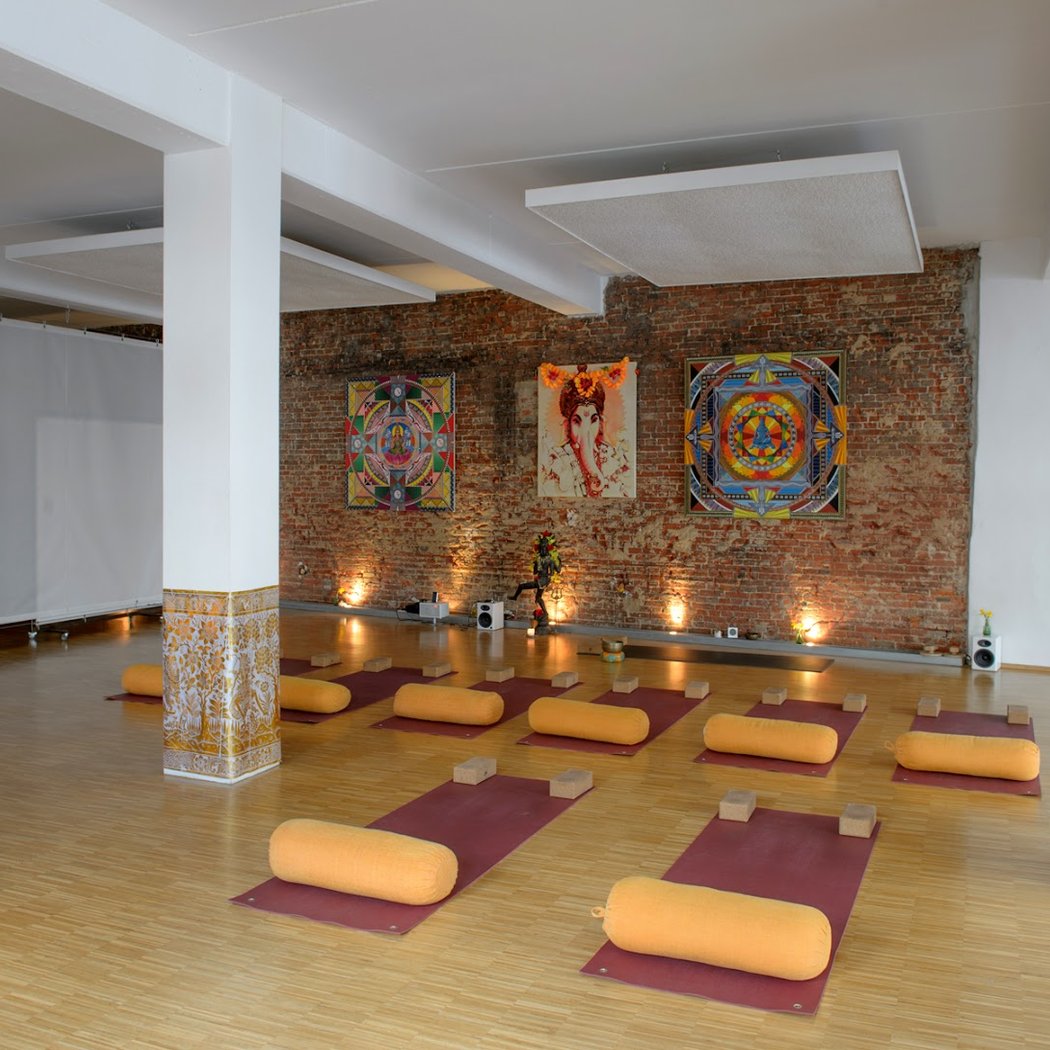 Heartbeat Harmony – Raw Cacao Circle & Conscious Dance 3