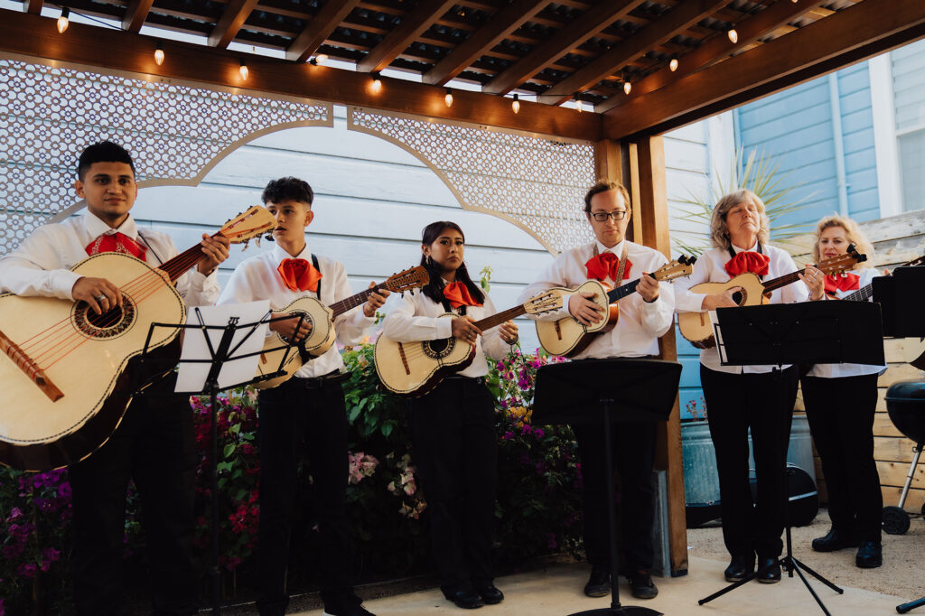 Mariachi CMC: Preserving Cultural Roots: Mariachi Education in the Community 1