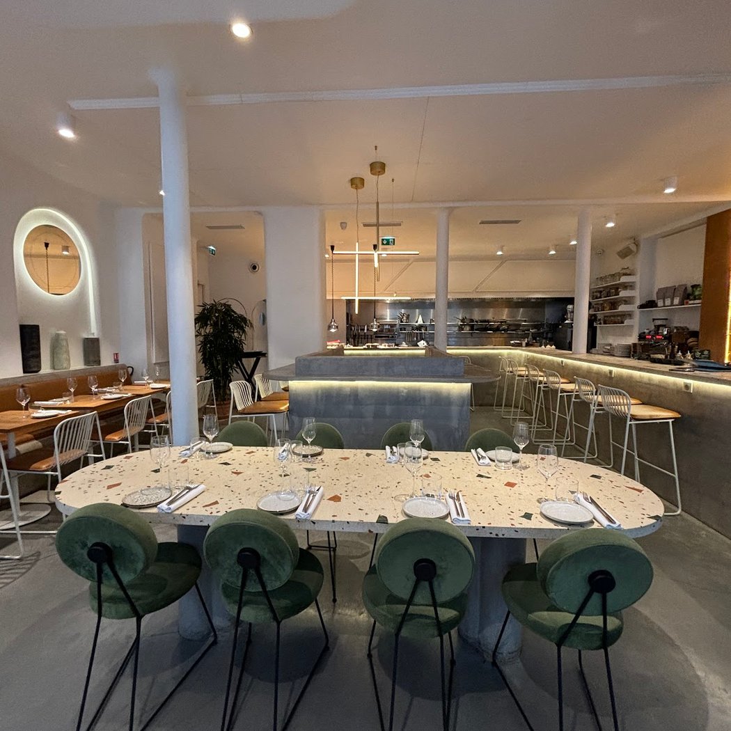 Magniv restaurant 3
