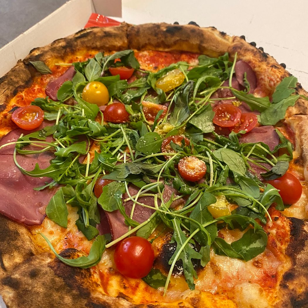 Wood Factory · Pizza au feu de bois, Halal 3