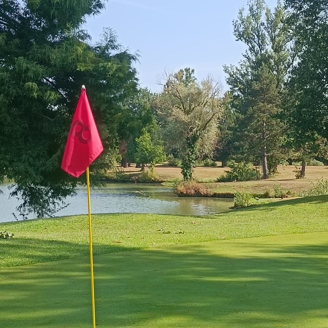 UGOLF: Garden Ponds Golf Fiac 1