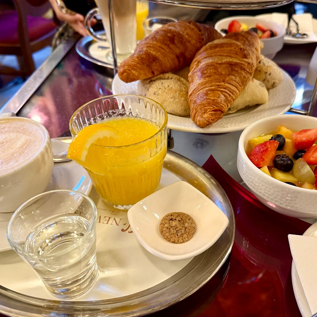 New York Café 2
