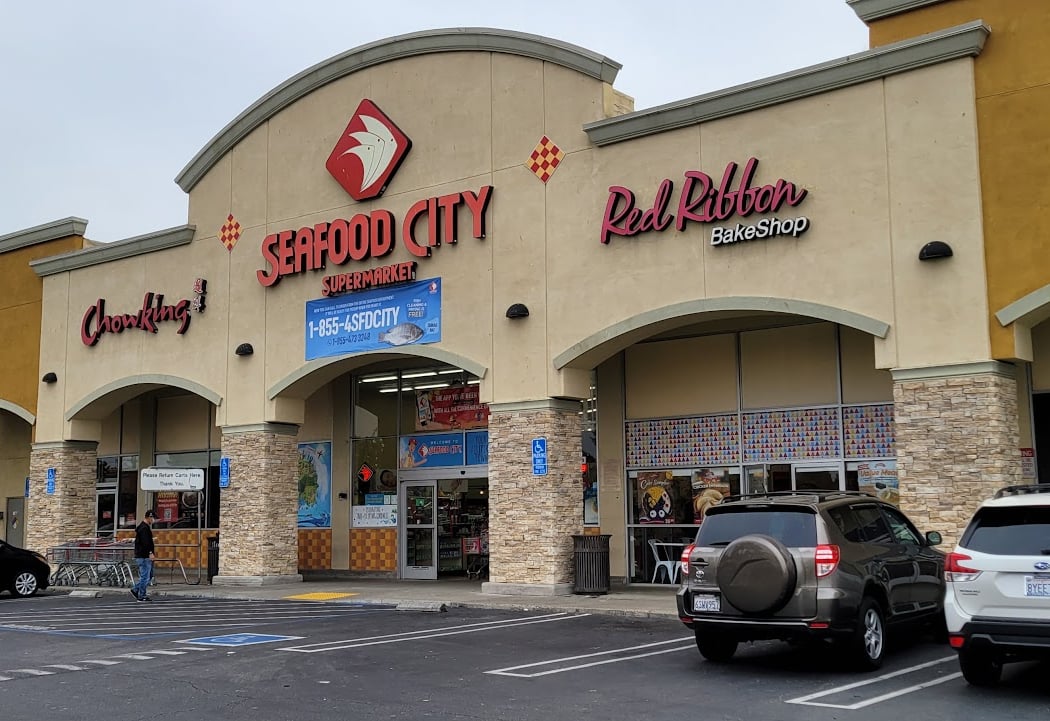 Red Ribbon Bakeshop 2