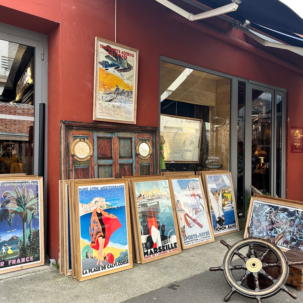 Flea Market Rue Jean Henri Fabre 2