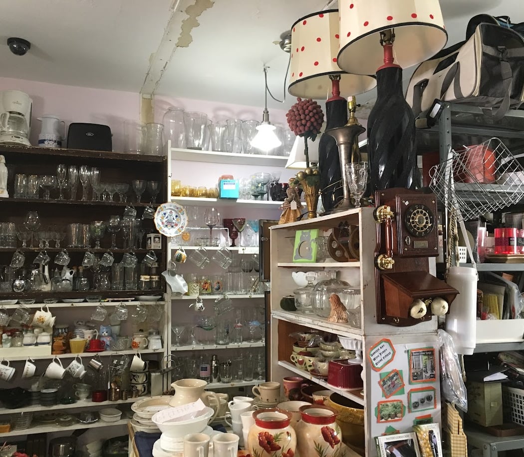 The Worthy Pause Thrift & Gift Shop 3