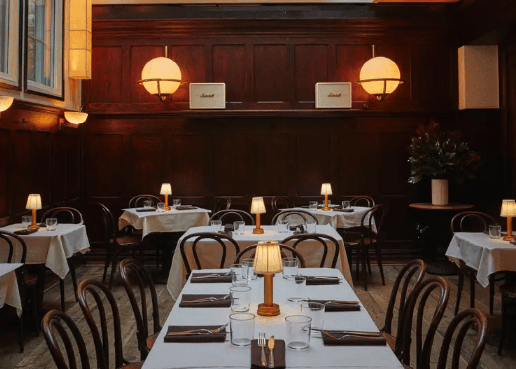 F&F Restaurant and Bar 2
