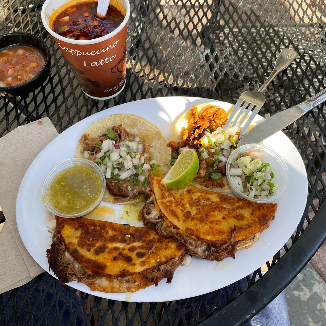 Taqueria La Cazuela 1