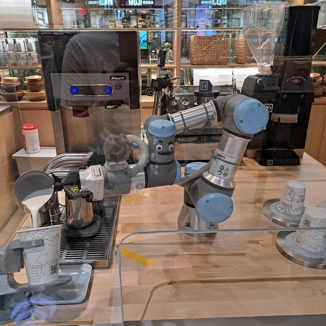 Artly Robot Coffee @ MUJI Hudson Yards 3