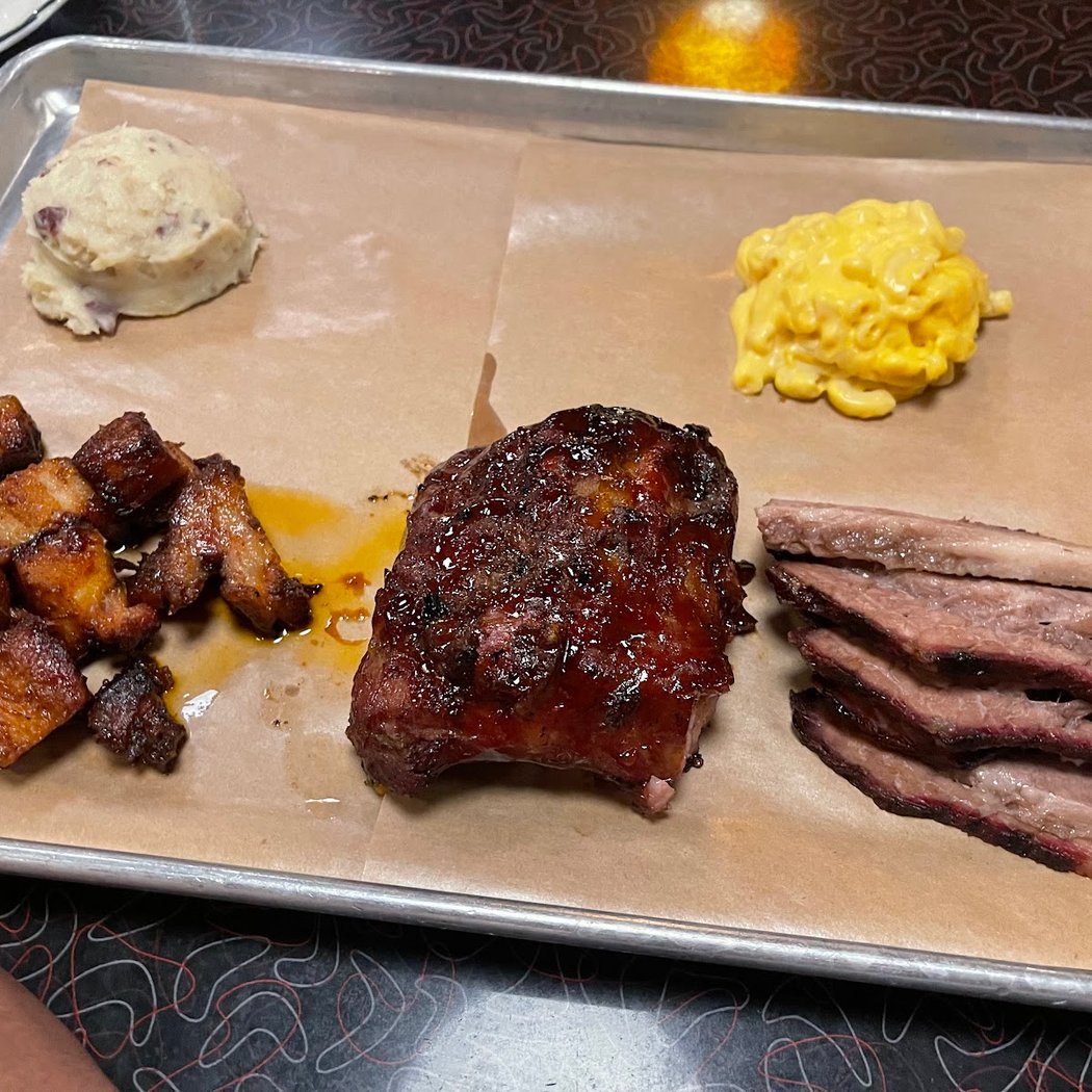 Lucille's Smokehouse Bar-B-Que 3
