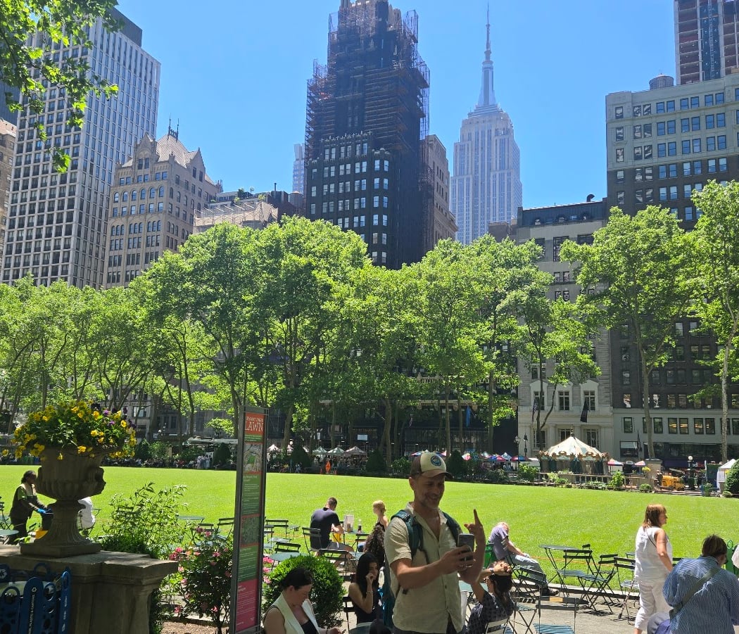 Outdoor lecture by historian Lindsay M. Chervinsky 3