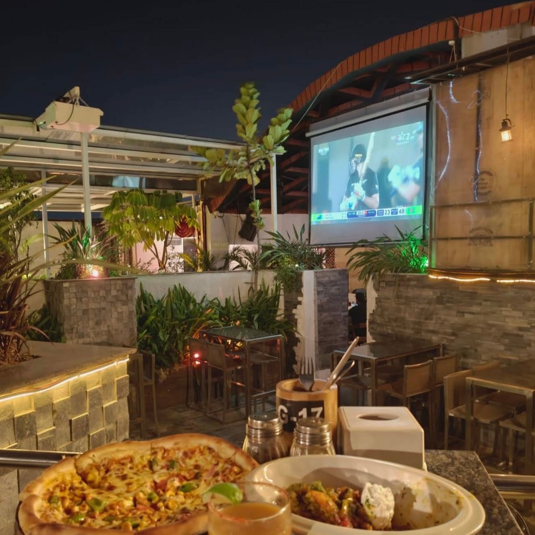 Skygarden Best Rooftop Bar & Kitchen Restaurant 3