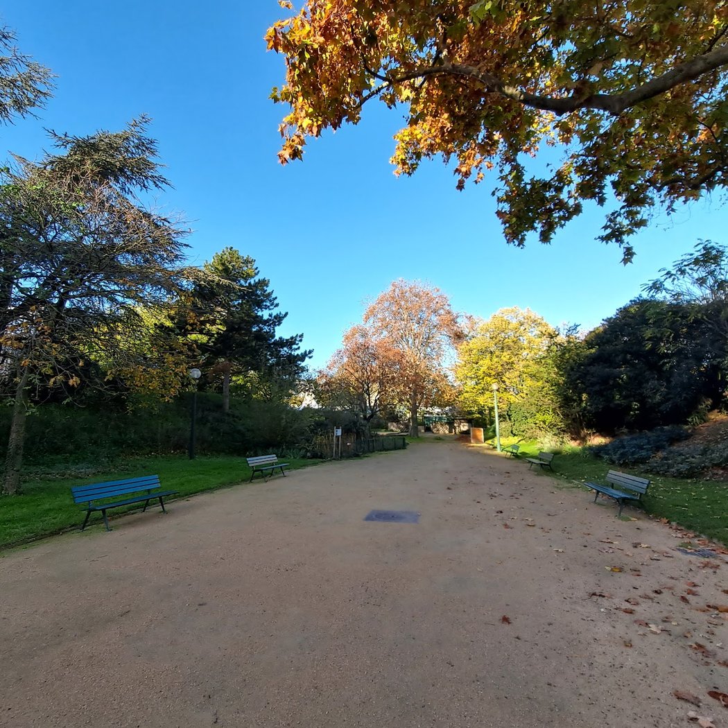 Square Carlo Sarrabezolles 1