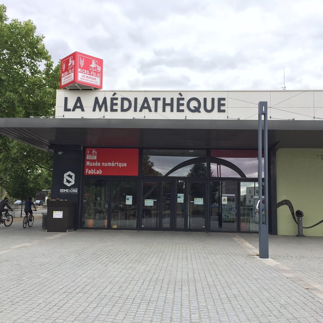Library Les Mureaux 1