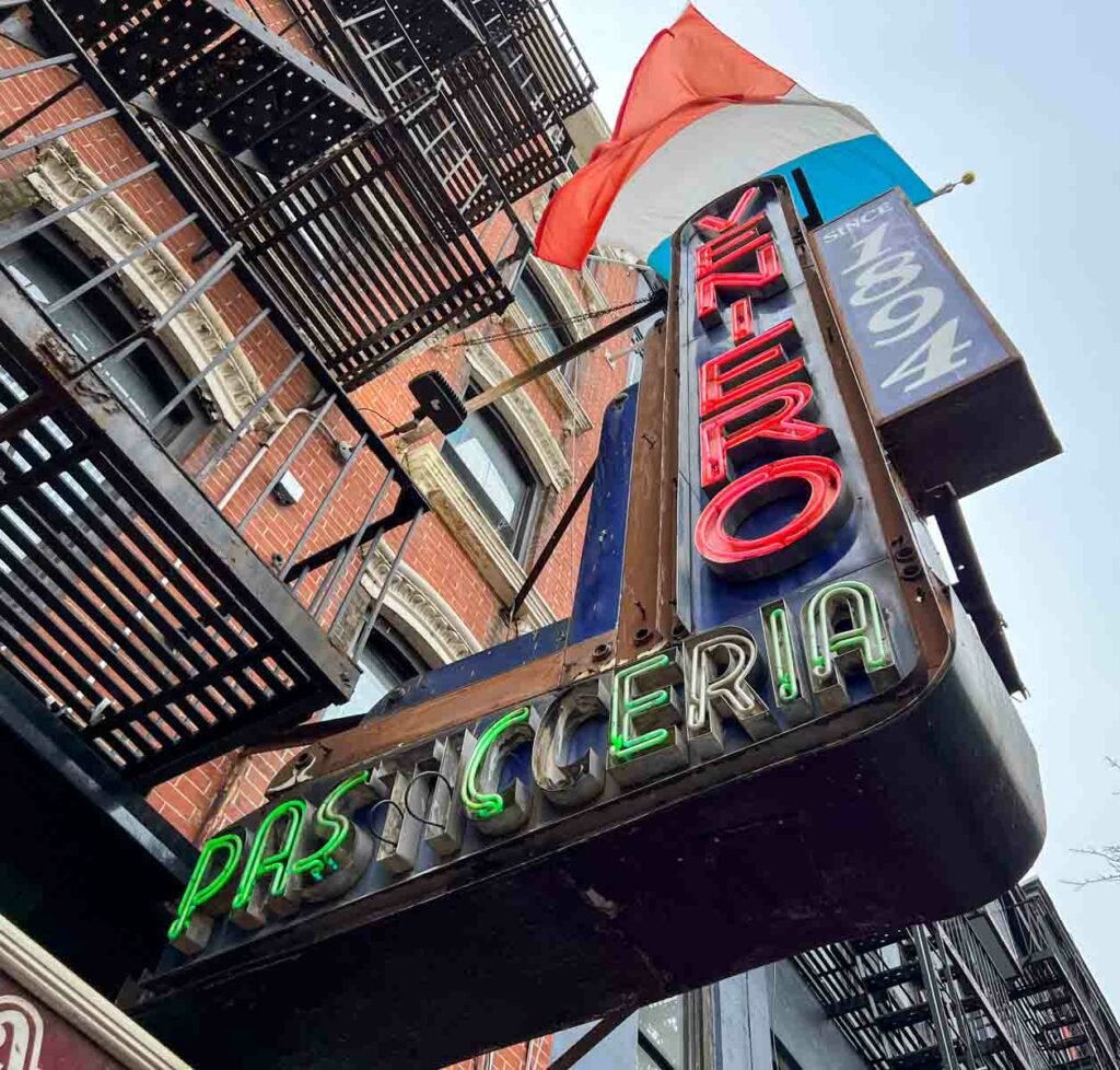 Veniero's Pasticceria & Caffe 3