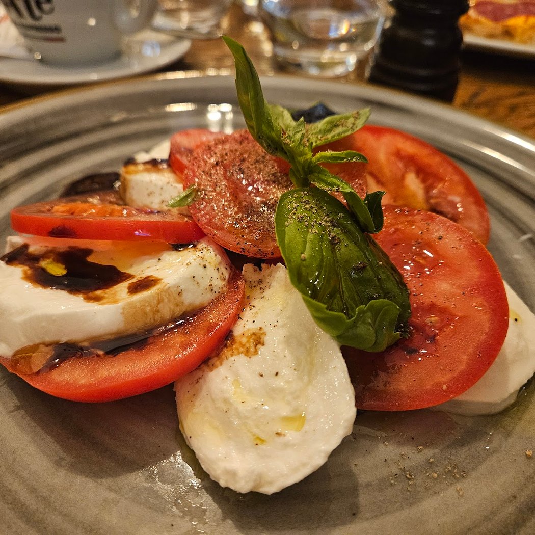 Pizza Marinara 1