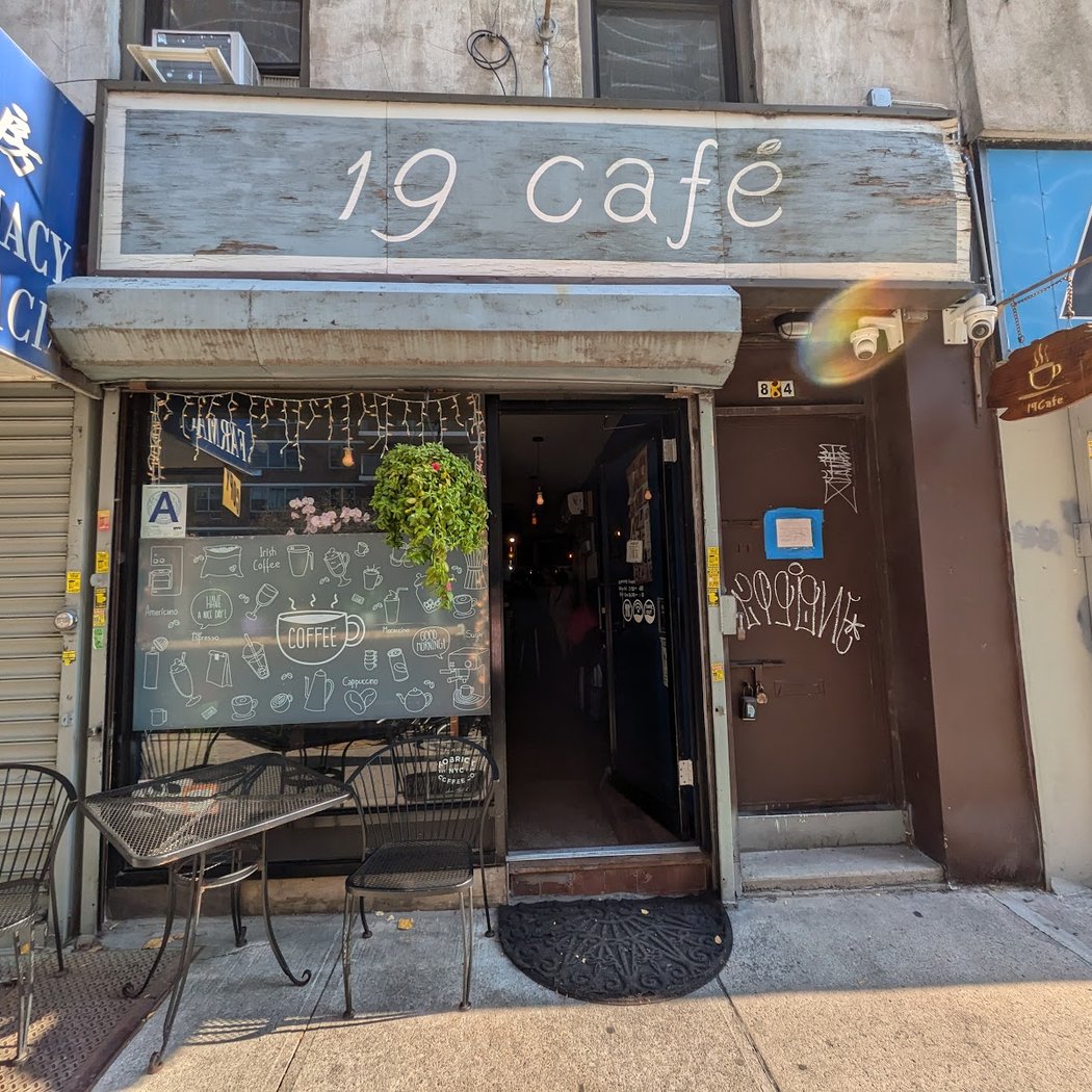 19 Café 2