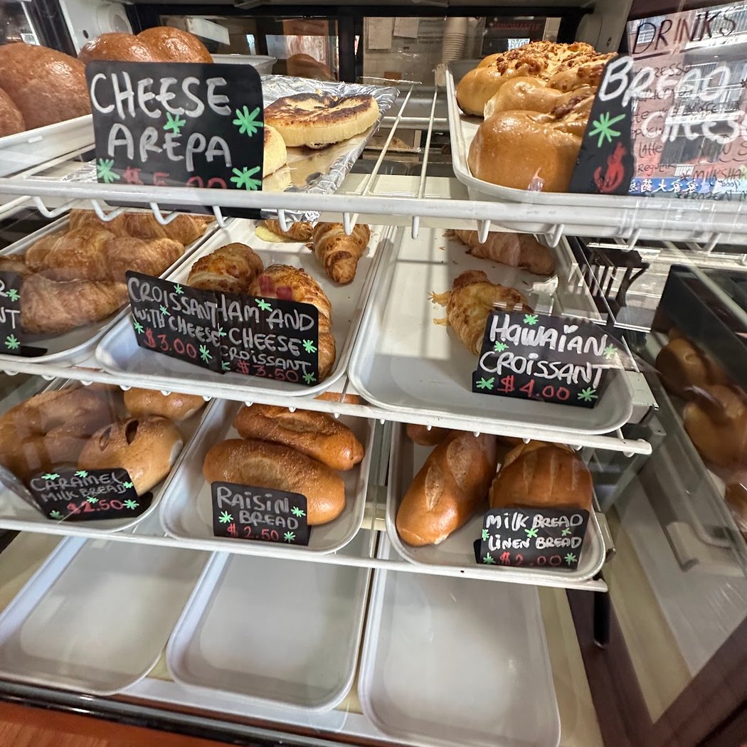 El Artesano Bakery 3