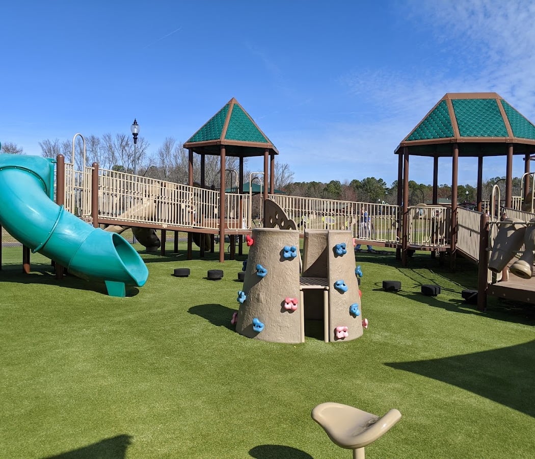 Splash Pad & Playground Playtime at Swift-Cantrell Park 2