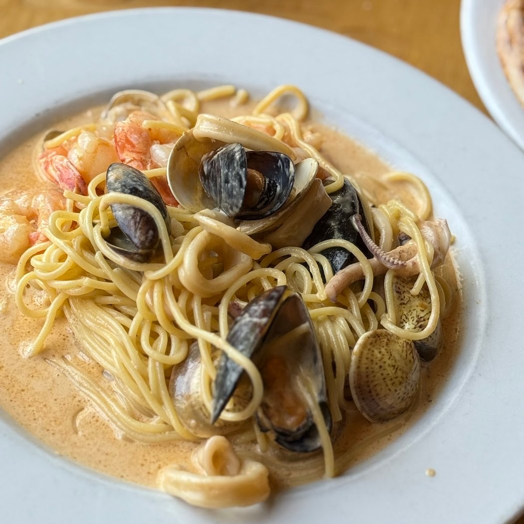 Famiglia Italian Restaurant 1