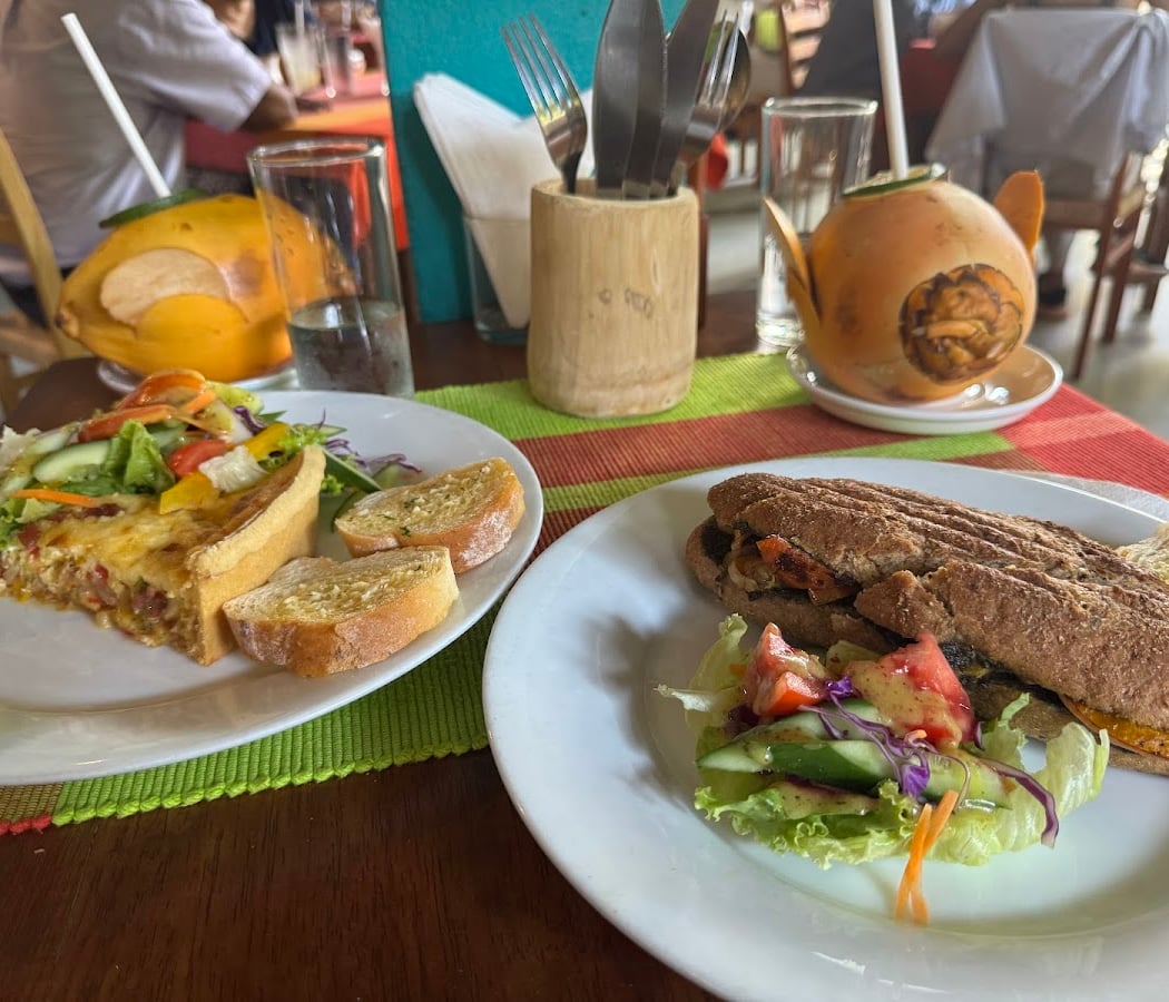 Barefoot Garden Cafe 2