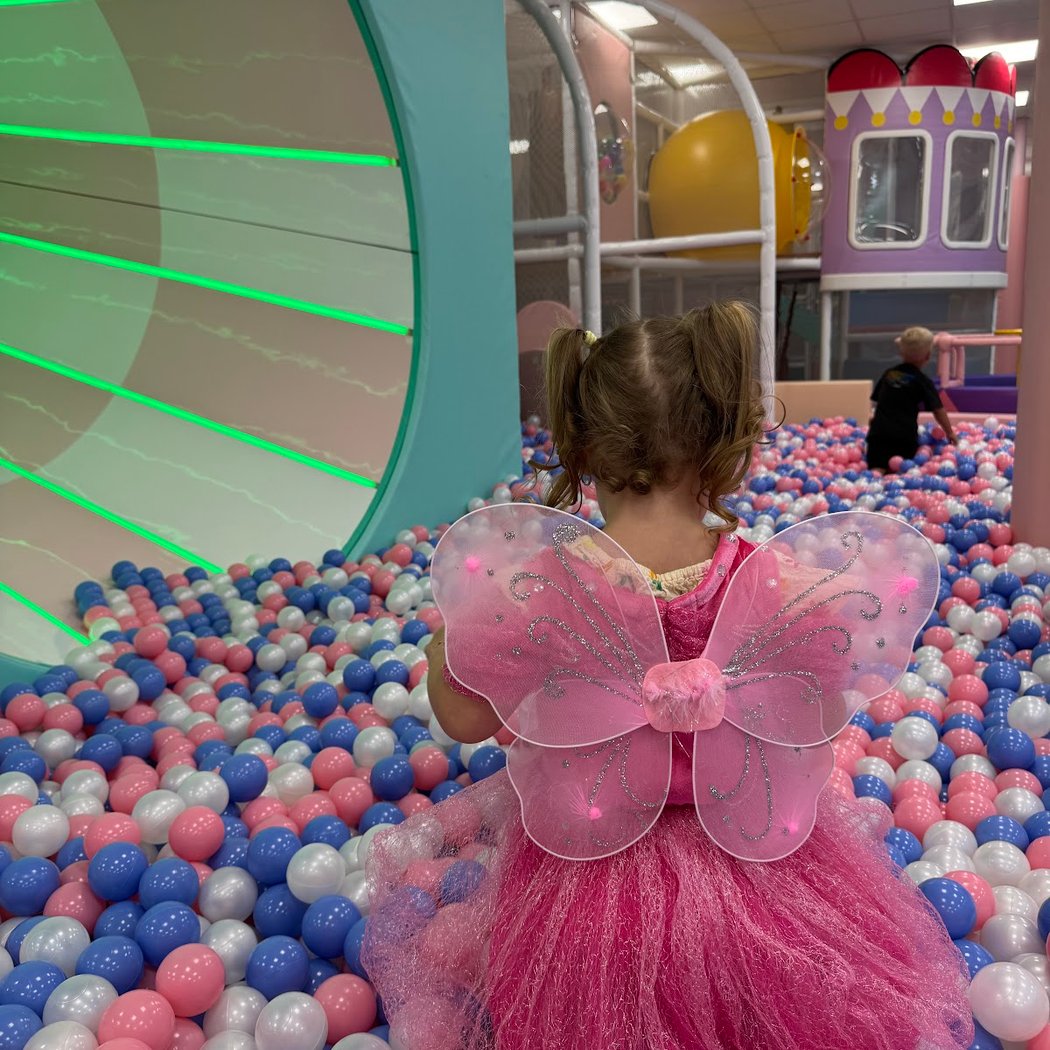 Wonderland Playhouse 1