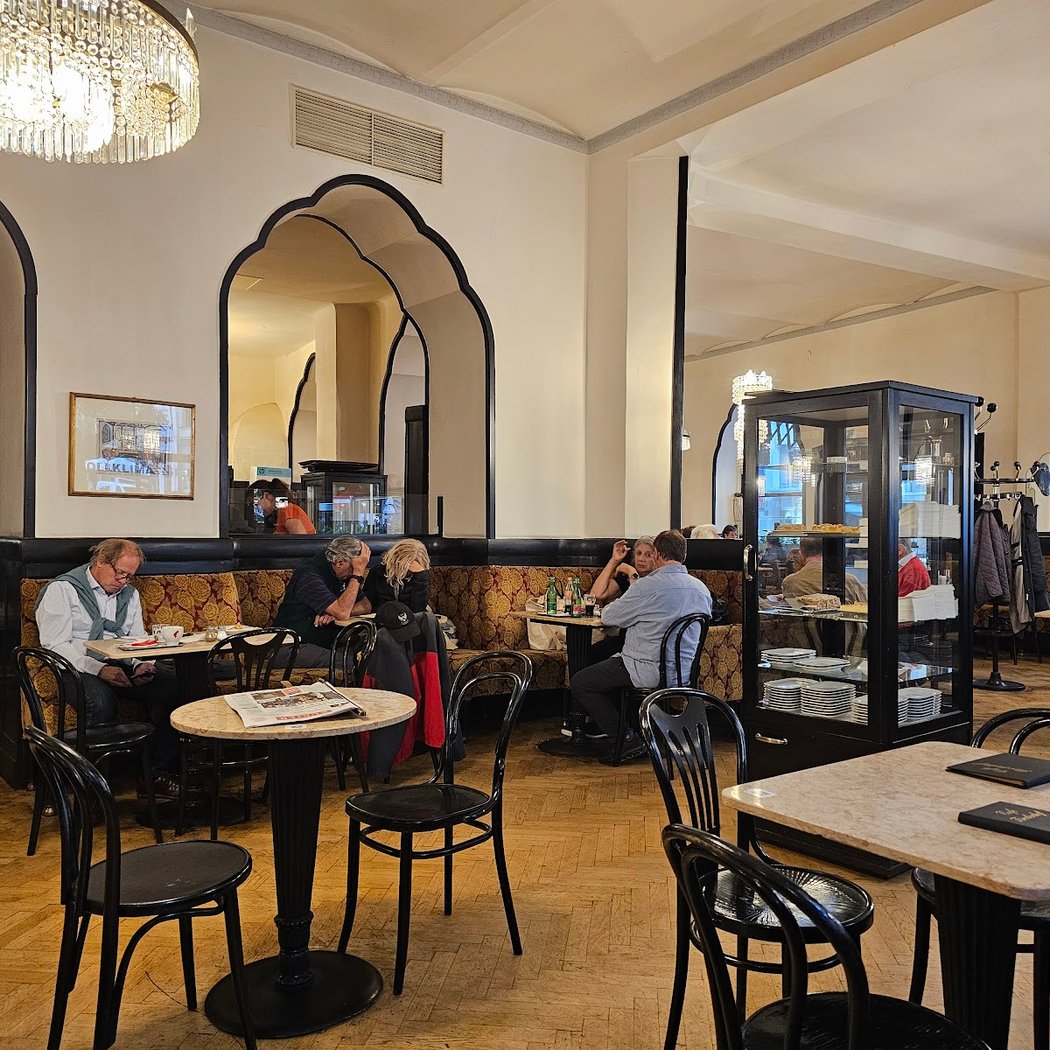 Cafe Tirolerhof - air conditioned 3