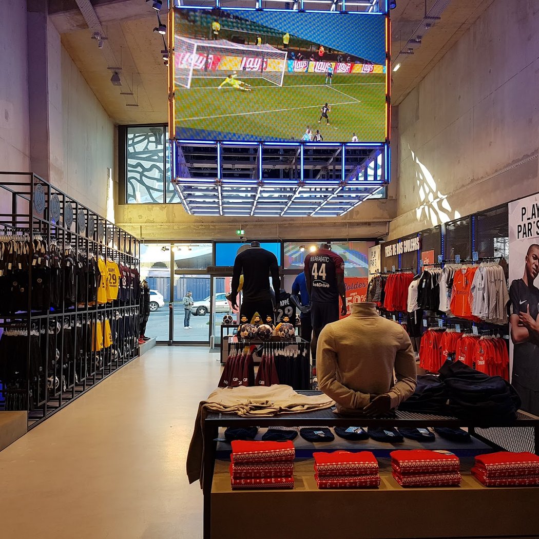 Paris Saint-Germain Megastore 3