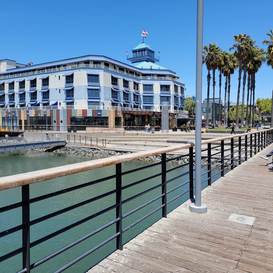 Jack London Square Holiday Market 5