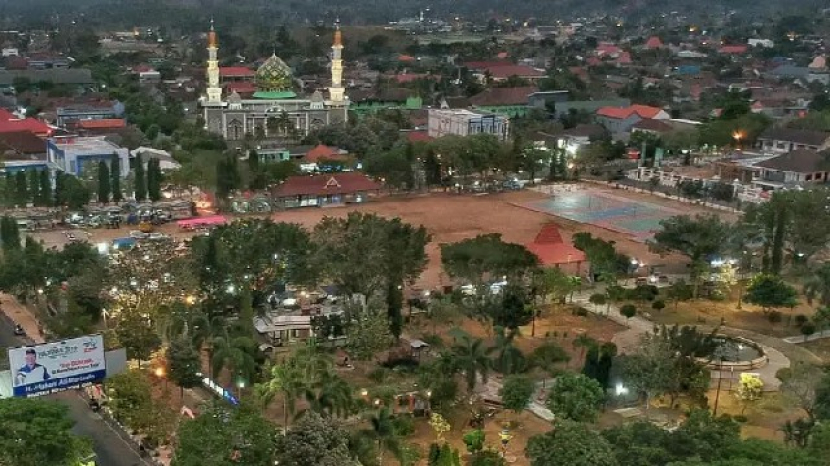 Alun-Alun Pacitan 2