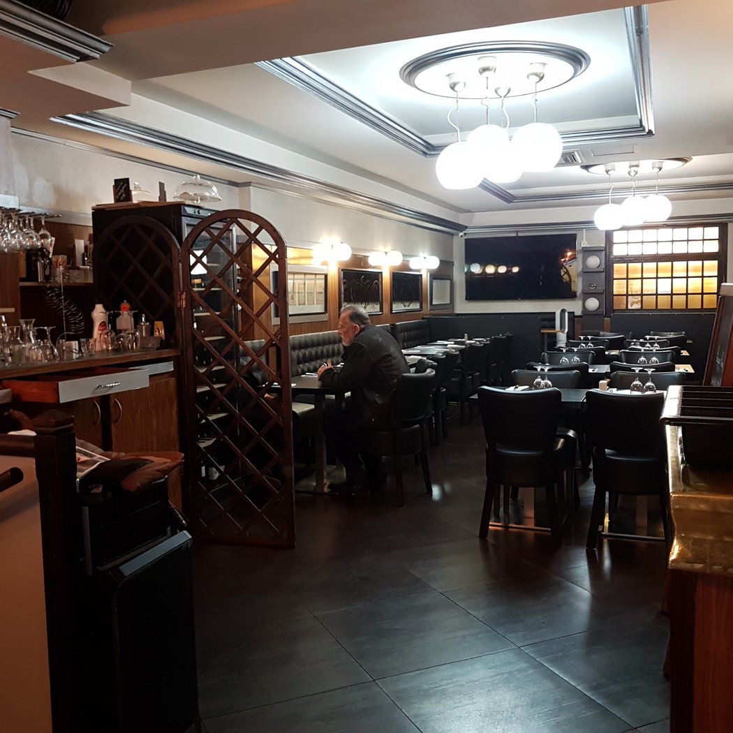 Le Bear's Café 2