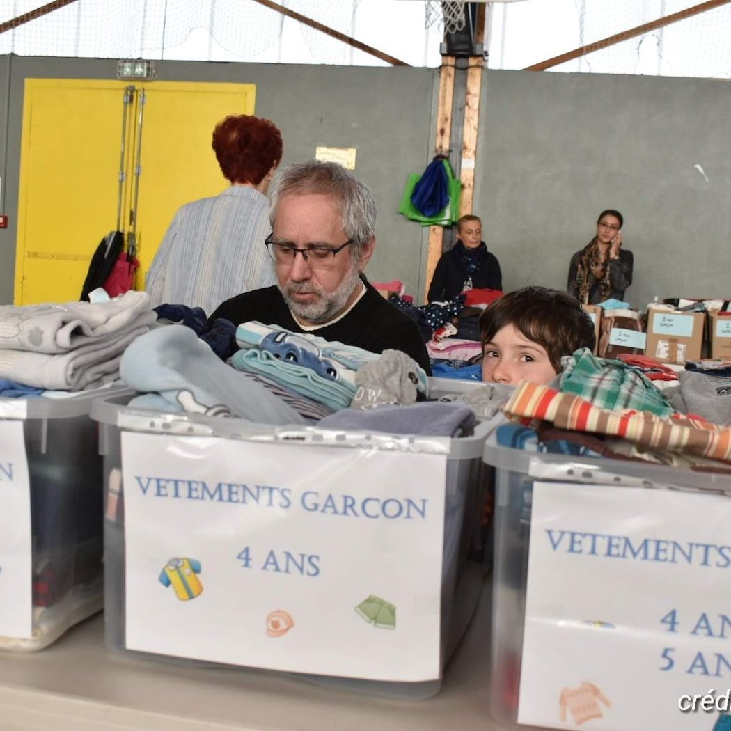 Bourse de vêtements et puériculture 3
