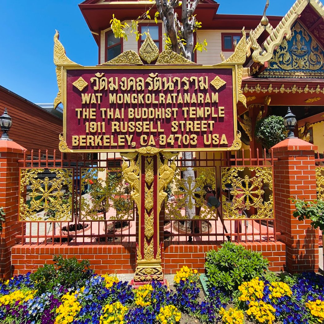 Sunday brunch at Wat Mongkolratanaram 3