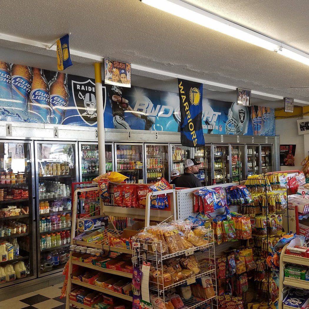 Family Market & Deli 3