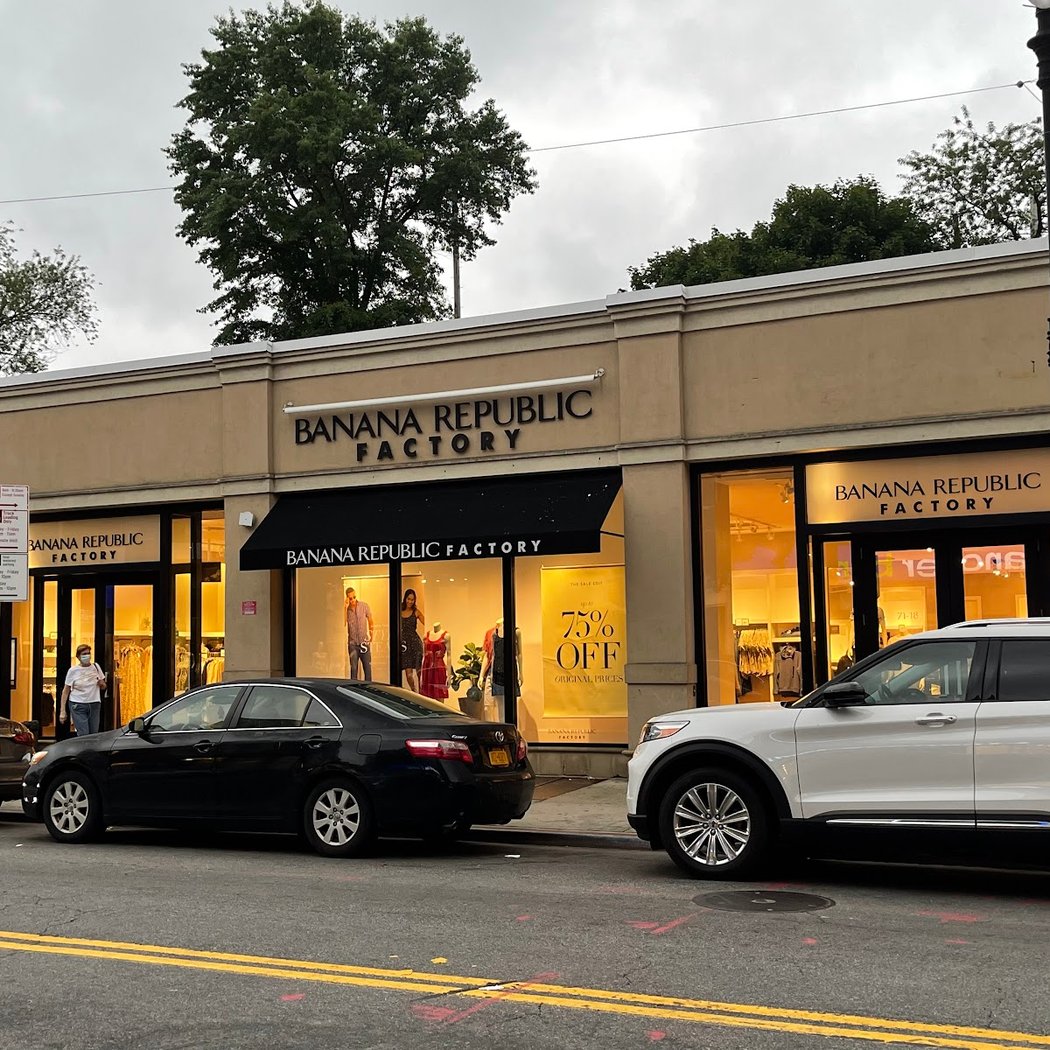 Banana Republic Factory Store 2