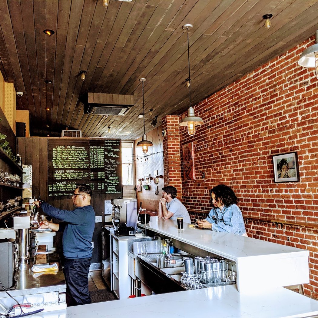 Hoi Polloi Brewing Taproom and Beat Lounge 3