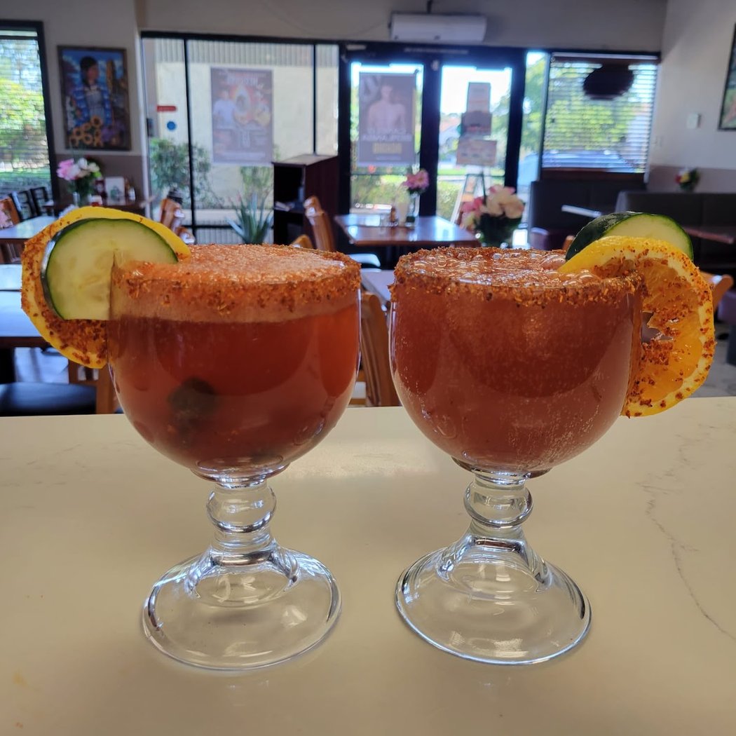 Las Dos Hermanas Restaurant 1