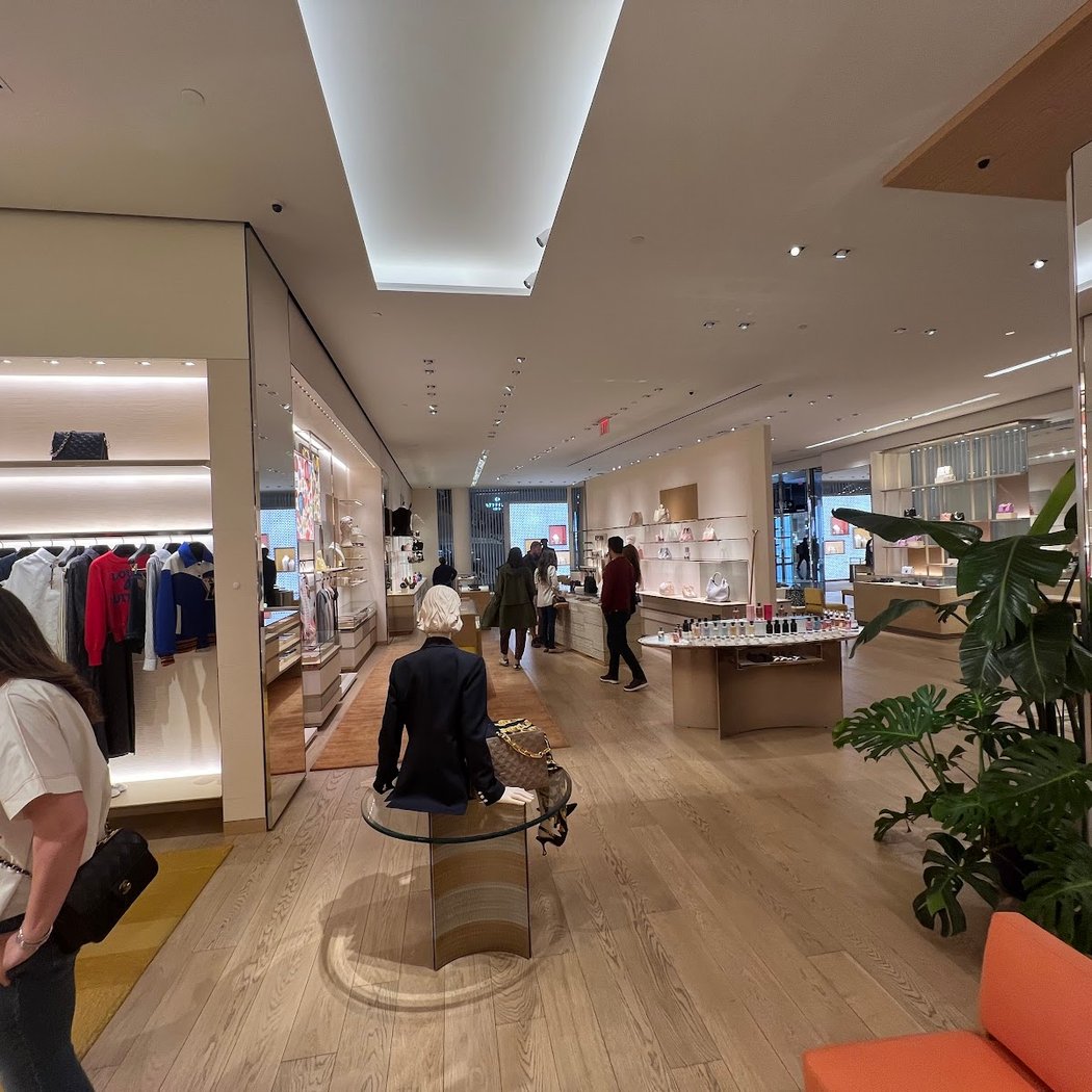 Louis Vuitton Hudson Yards 3