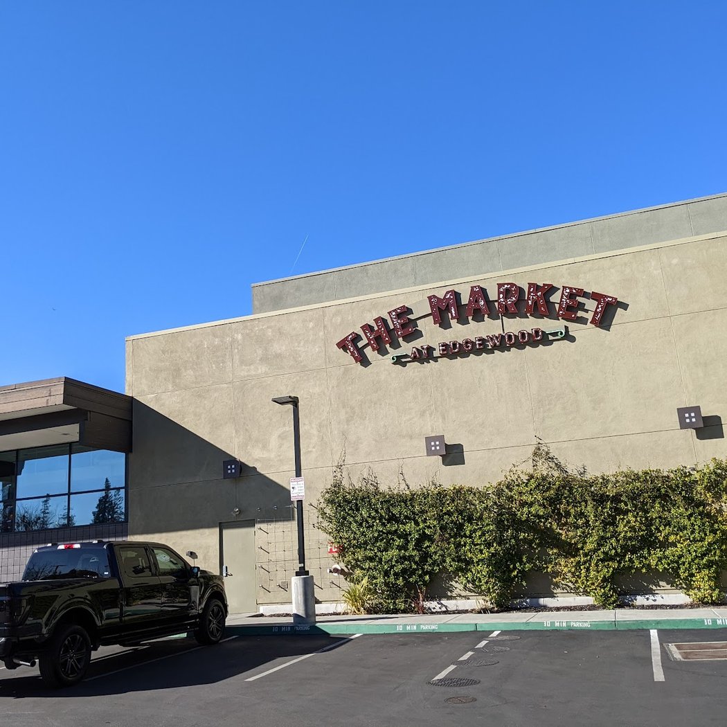THE MARKET AT EDGEWOOD 2