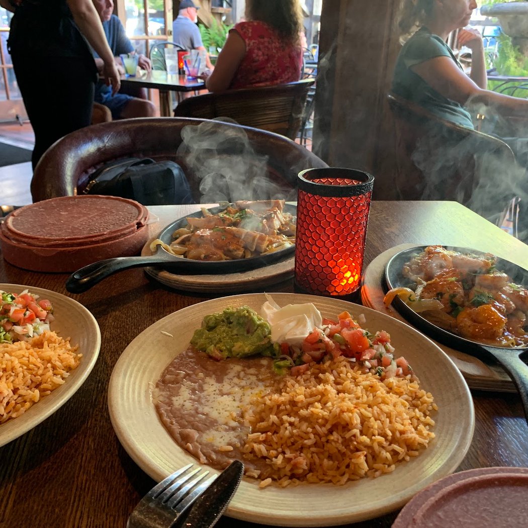 La Rosa | Tequileria & Grille 1