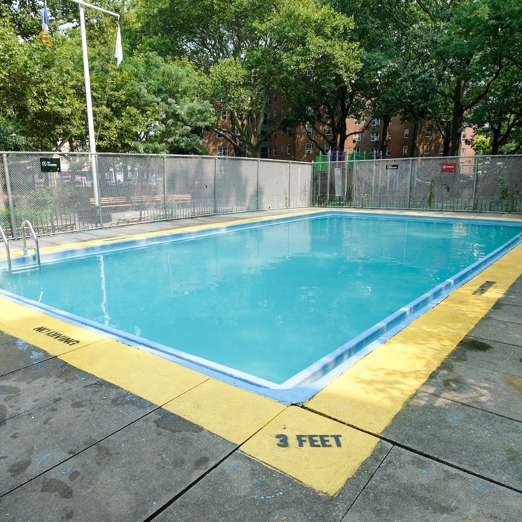 Glenwood Houses Pool 2
