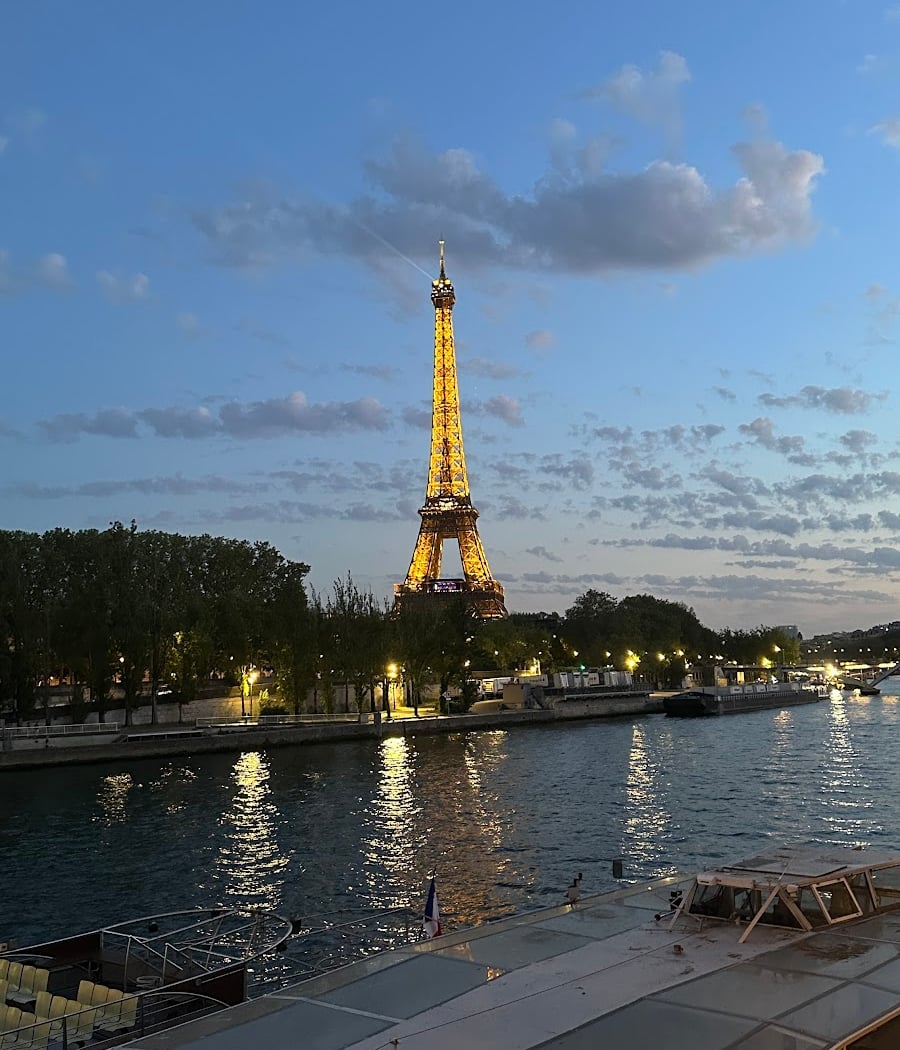 Eiffel Tower photo spots 2