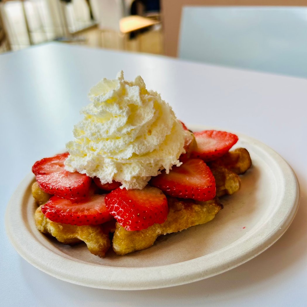 Unisphere Café by The August Tree 1