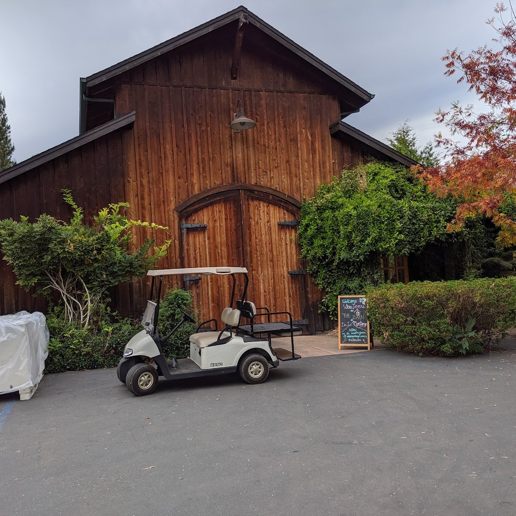 De La Montanya Vineyards & Winery 3
