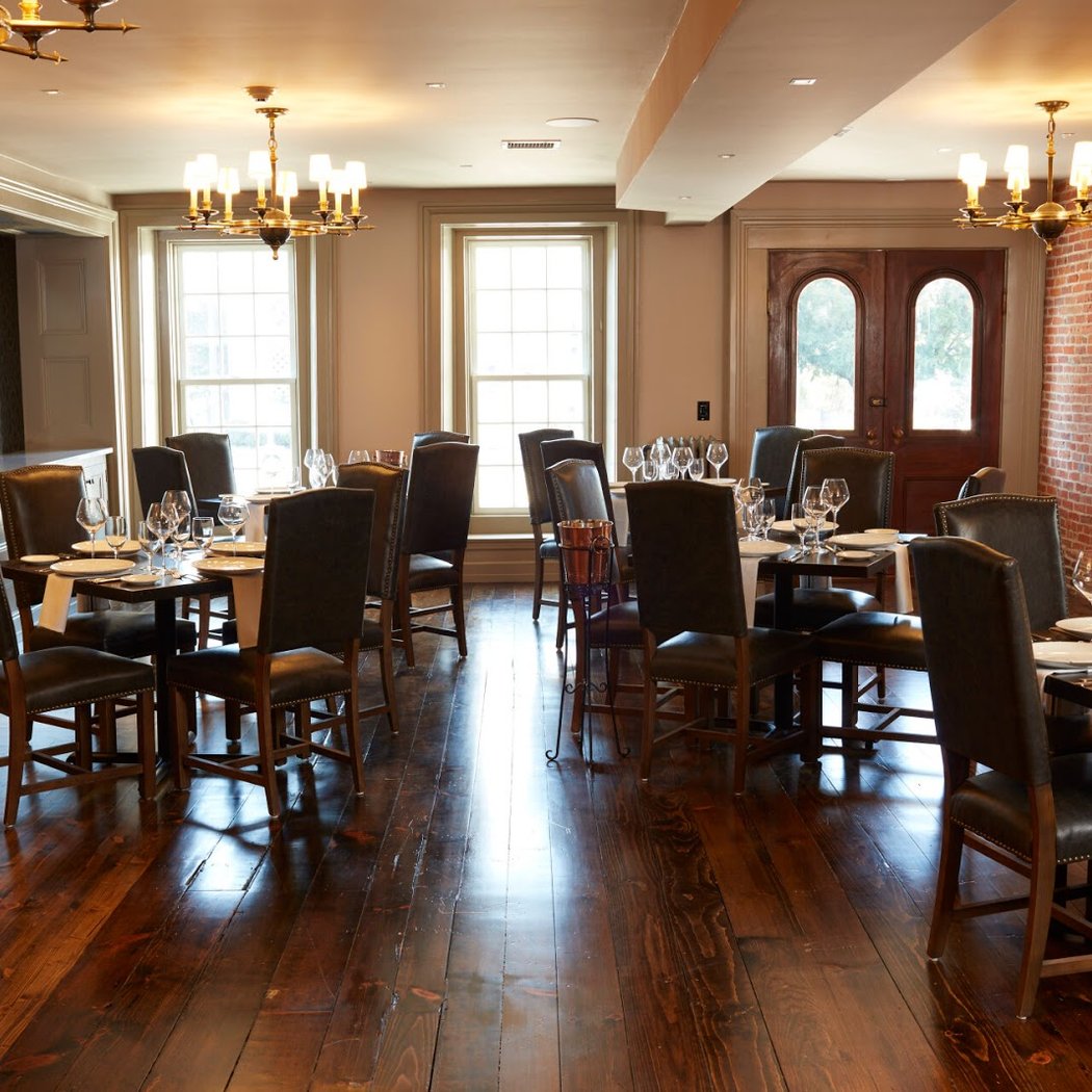Farmers Creekside Tavern & Inn 2