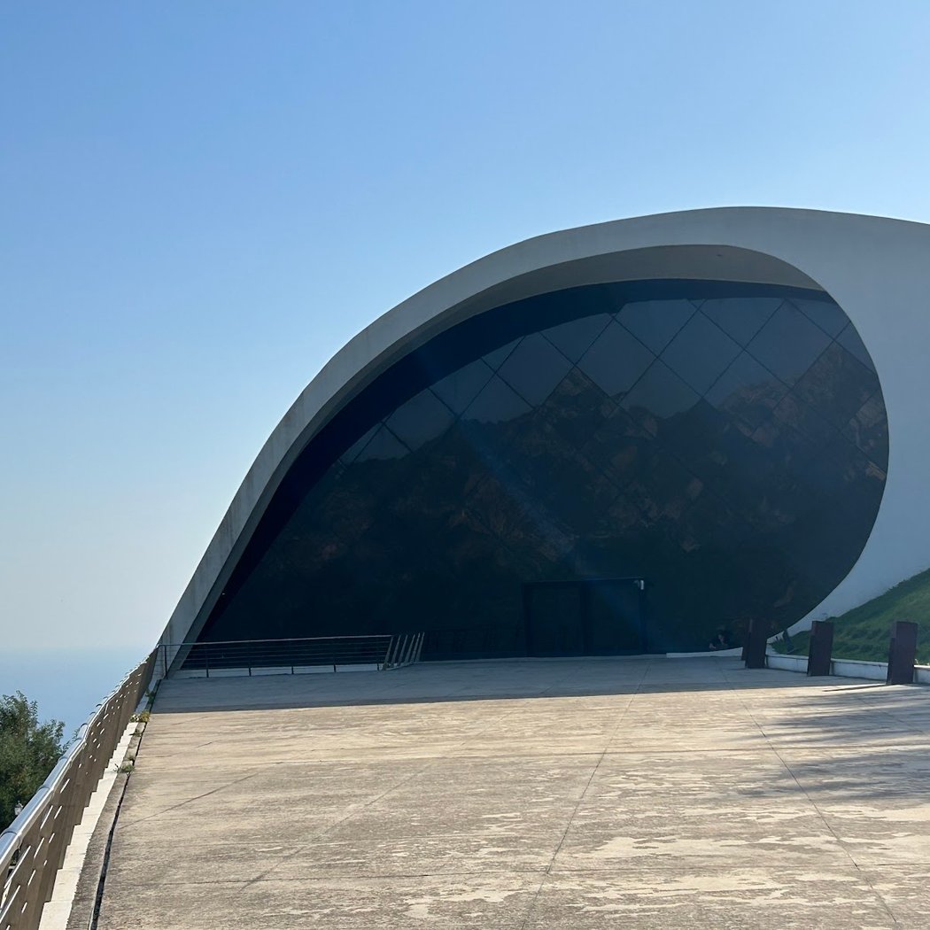 Oscar Niemeyer Auditorium 4