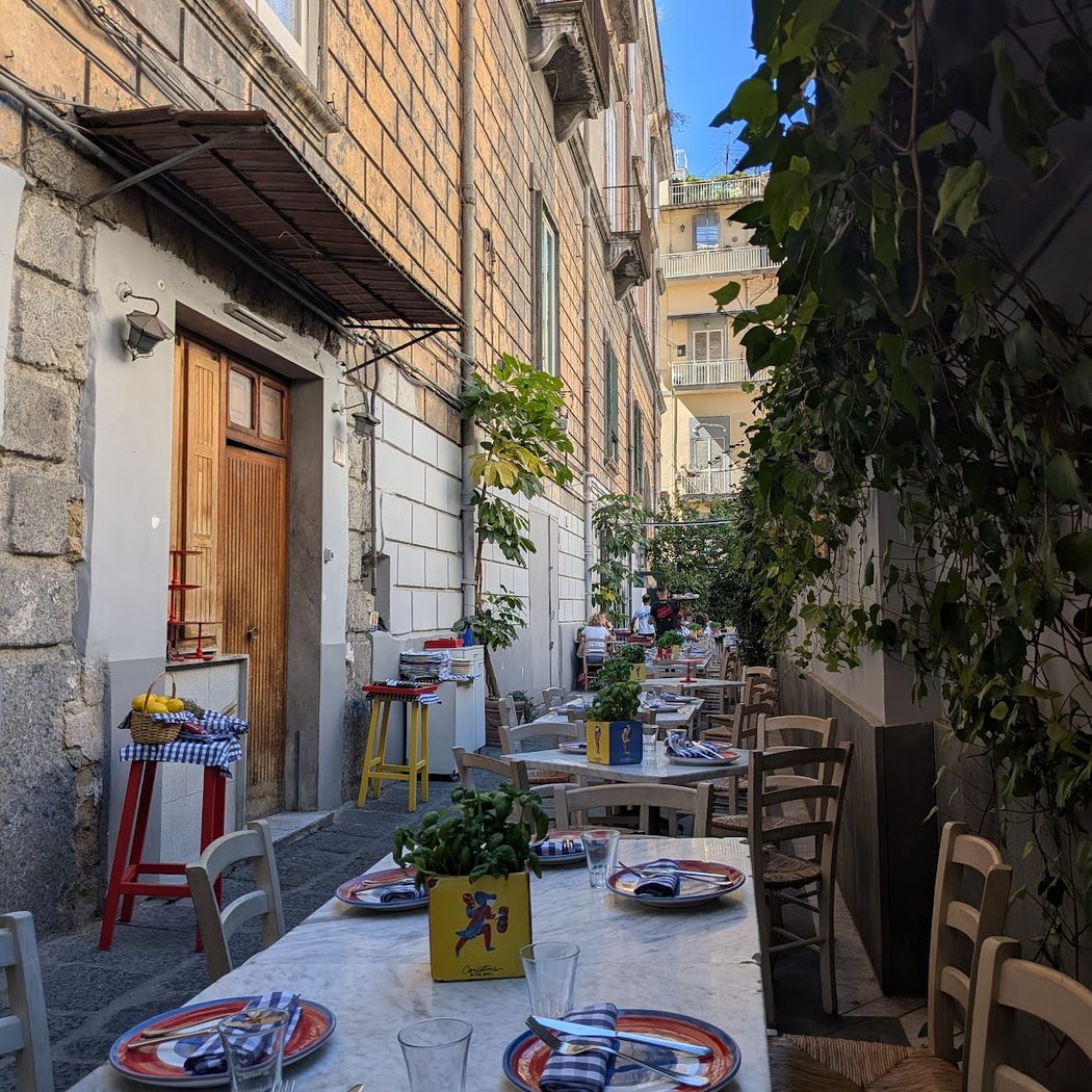 Pizzeria Concettina ai Tre Santi 2