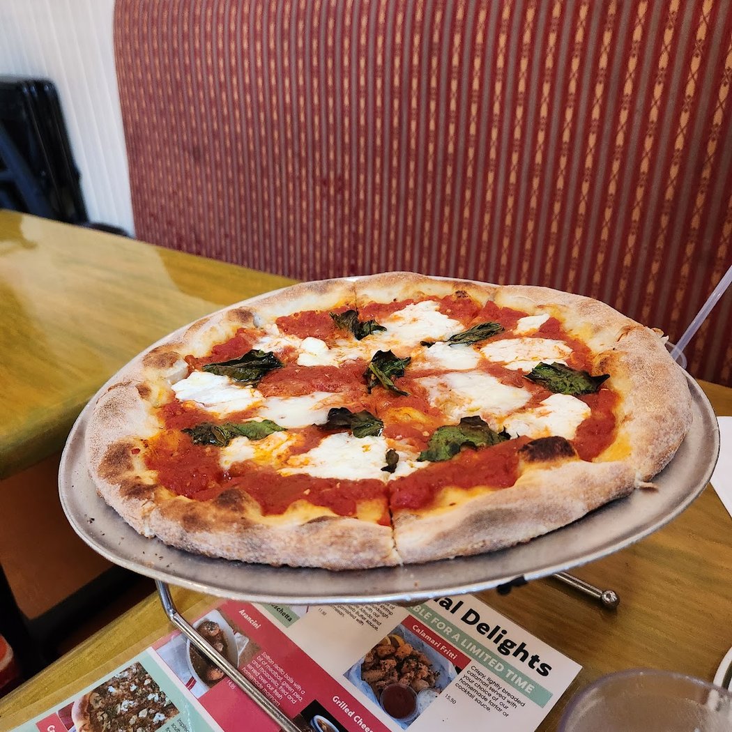 Mary's Pizza Shack - Sonoma Plaza 3