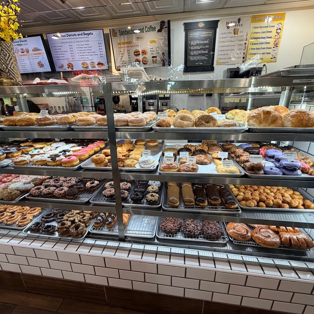 Delicious Donuts & Bagels 1