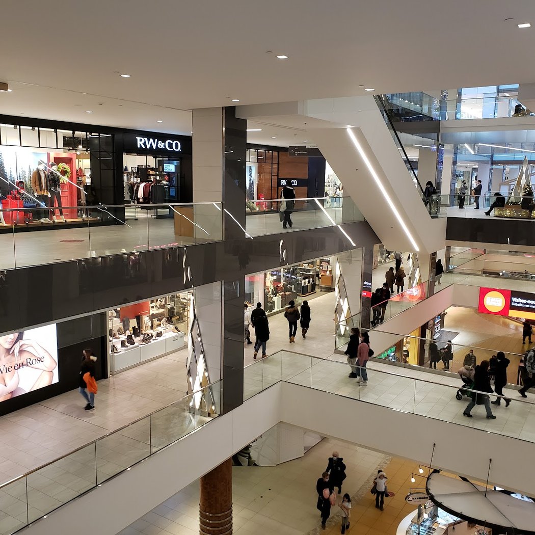 Montreal Eaton Centre 1